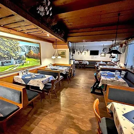 Loiplstueberl Hotel 4*